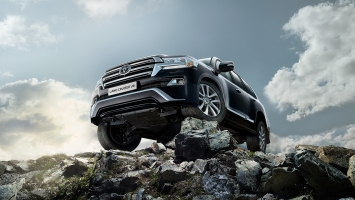 Диск Toyota TY2016 серый с полировкой на Тойота Лэнд Крузер 200